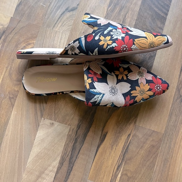 tilocow Shoes - Colorful floral mules 10